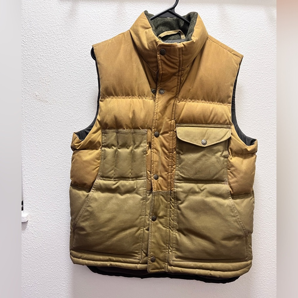 Filson Turbo Down Cruiser Vest. Men’s size Small
